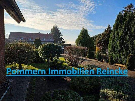 Blick zur Auffahrt.jpg