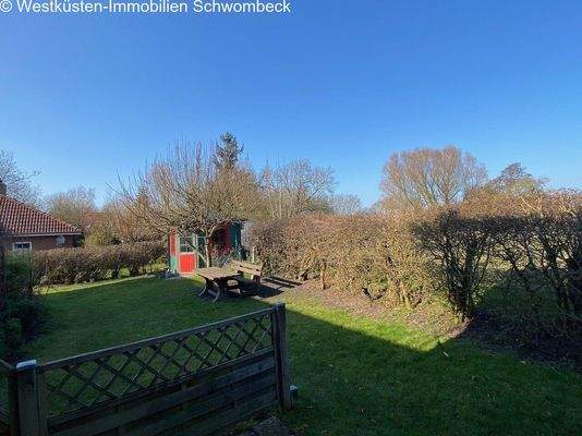 Garten mit Gartenhaus