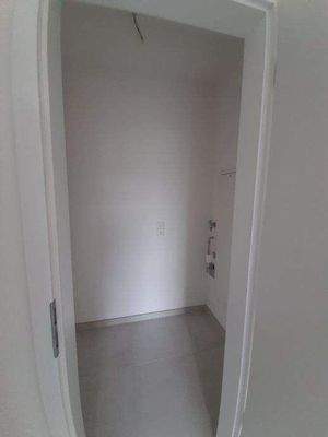 Abstellraum mit Waschmaschinenanschluß