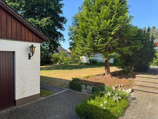 Blick in den vorderen Garten