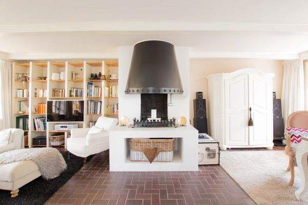 Uriger Kamin im WZ.jpg