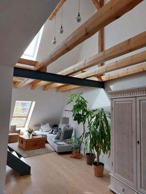 Wohnzimmer mit Galerieblick