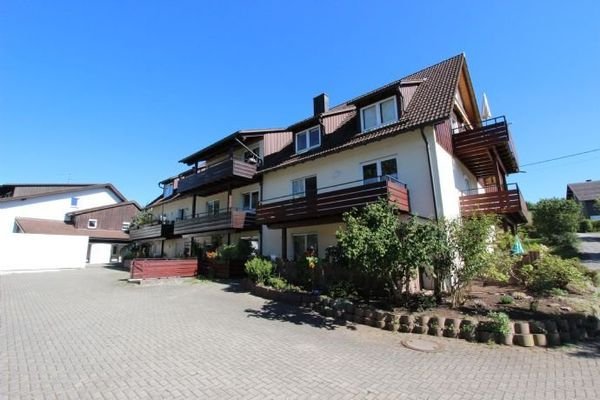 Gepflegtes Mehrfamilienhaus