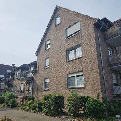 Ansicht Eigentumswohnung mit Balkon in Hochpaterre