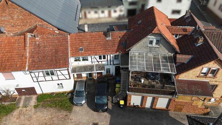 Mehrfamilienhaus mit mehreren Einheiten in Hasselroth