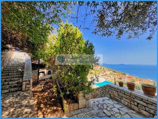 ec484a31ffa84027bedcbd097a29f30a-original