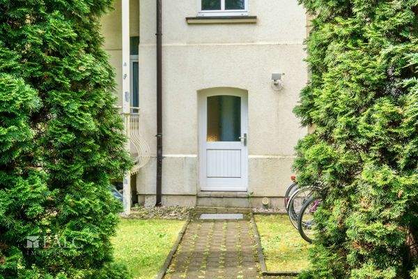 Hauseingang vom Garten 