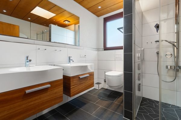 Badezimmer EG