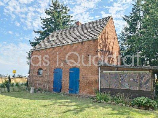 Stallgebäude mit Outdoorküche