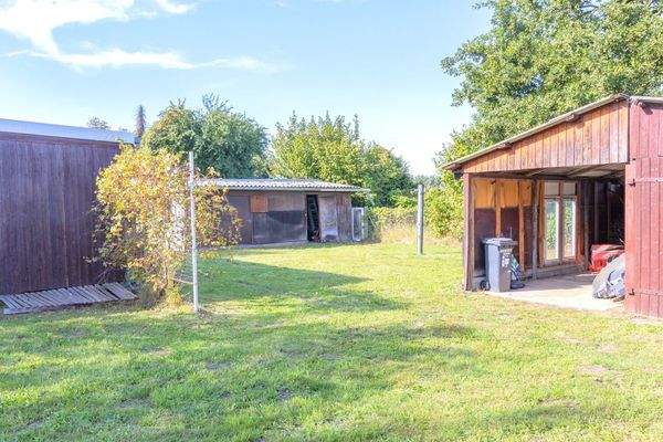 Doppelgarage und Schuppen