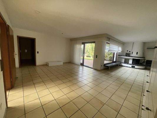 Blick in den Wohn- Essbereich (2)