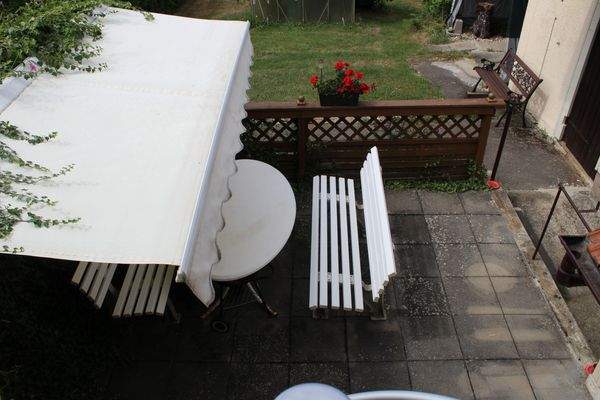 Blick auf die Terrasse von der Küche