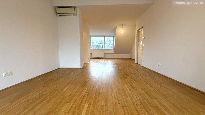 Wohnzimmer - Blick zur Küche