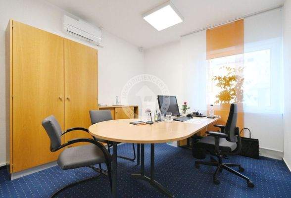 Büro 4 im Erdgeschoss