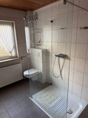 Bad mit bodentiefer Dusche I EG