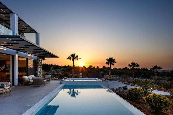 Kreta, Kefalas: Erstaunliche Steinvilla mit Meerblick und Pool zu verkaufen