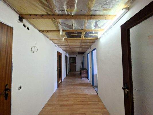 15715-Obergeschoss nicht fertig ausgebaut