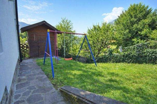 Großzügige Villa mit Privatgarten, unabhängiger Dependance und Gemeinschaftspool 