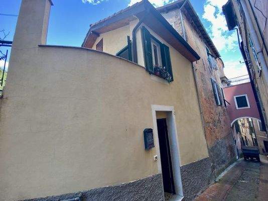 CV821_14 TERRA ITALIA IMMOBILIEN_LIGURIEN_CASTEL V