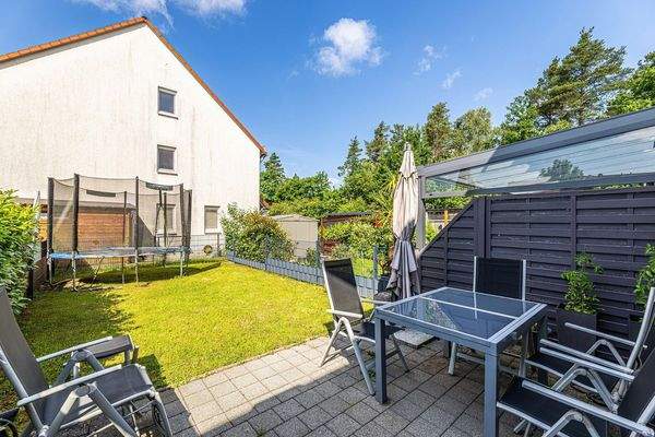 Sonnige West-Terrasse