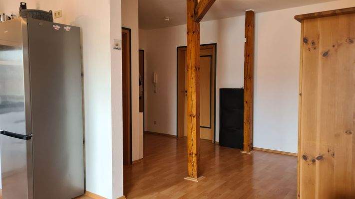 05 Eingangsbereich Wohnung.jpg