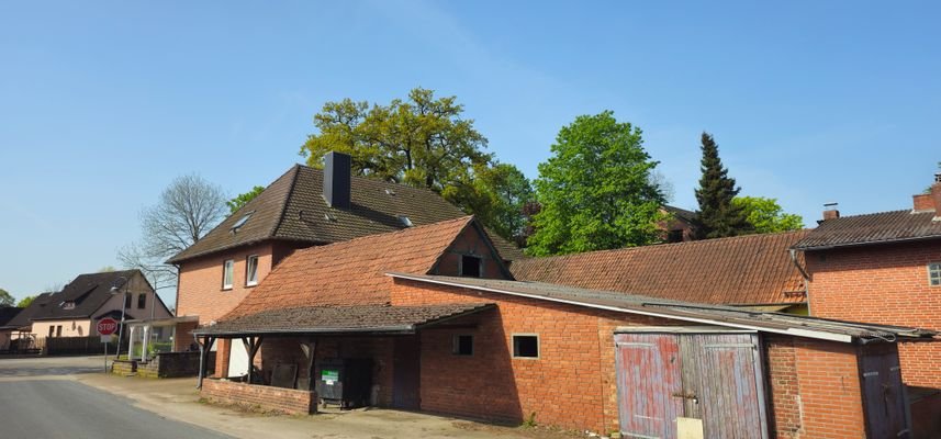 Garage und Nebengebäude