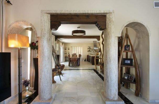 Photo: Villa in Nueva Andalucia