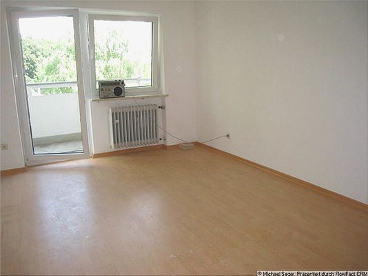 Schlafzimmer m. Balkon