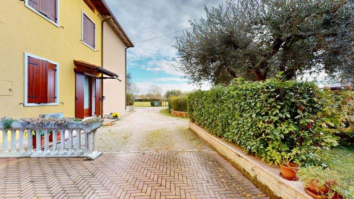 TR-074-9-Proprieta-su-2-livelli-a-Monzambano-11282