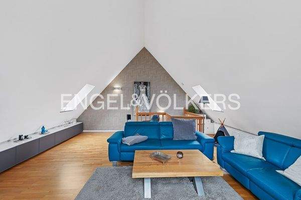 Wohnzimmer im Spitzboden