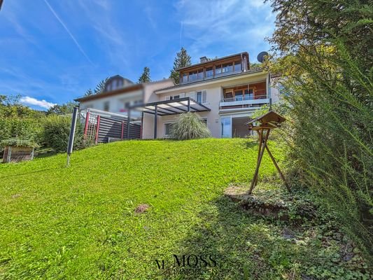 Gartenwohnung Erdgeschoss mit grosser Terrasse und Pergola