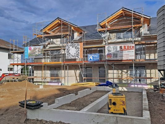 Haus A mit den Carportfundamenten