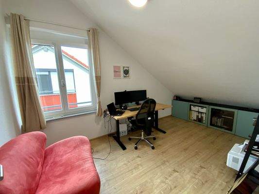 Kinder/Arbeitszimmer DG