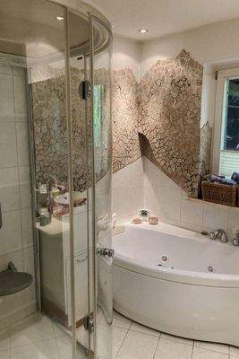 DG: Bad mit Wanne, EFH in sehr guter Lage, Scheffau am Wilden Kaiser