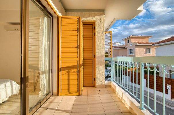 642064-detached-villa-for-sale-in-kato-paphos-univ