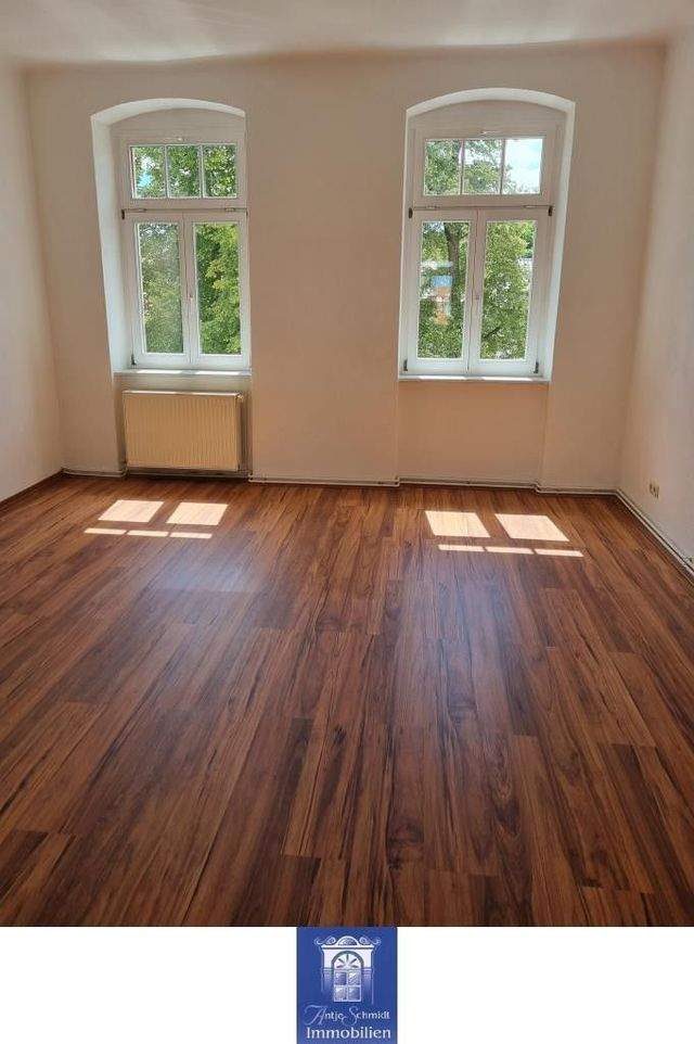 Perfekte Wohnung mit Charme! Wohnküche, Balkon und Tageslichtbad mit Wanne! - Foto 1