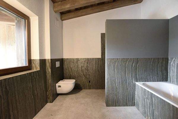 Bad 1 mit Wanne&Dusche