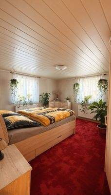 Schlafzimmer 1. OG 