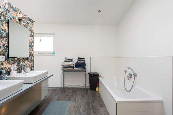 Badezimmer OG Wohnhaus