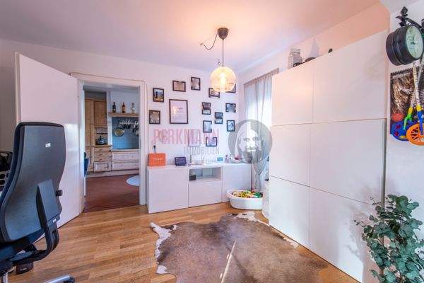 Zugang vom Wohnzimmer zur Küche