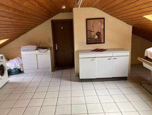 Funktionsraum im Dachgeschoss (Wäsche)