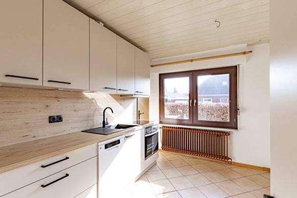 Neuwertige Einbauküche