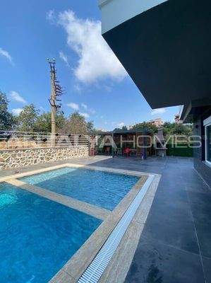 Sea View Apartments in a Complex with Pool in Payallar, Alanya