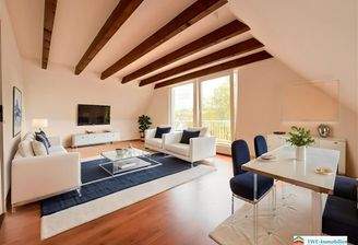 Wohnzimmer mit Zugang zum Balkon(virtually staged)