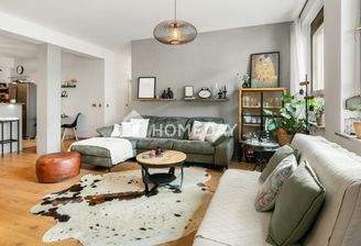 Hauptwohnung Wohnzimmer 1 2