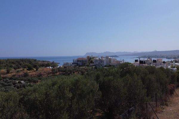 Kreta, Agioi Apostoli: Grundstück mit Meerblick in der Nähe des Stadtzentrums zu verkaufen