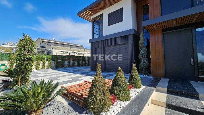 Stylish Detached Villa with Pool in İzmir Foça