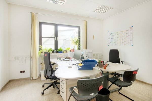 Büro EG