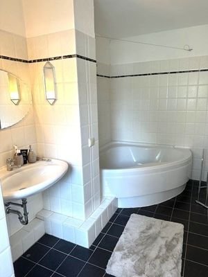 Eckbadewanne