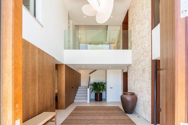 2ea792b6-7a37-4211-baf2-407173715322